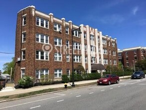 Building Photo - 2045 Commonwealth Ave