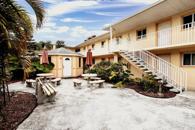 Building Photo - Cozy Condo in Cape Canaveral - Minutes fro...