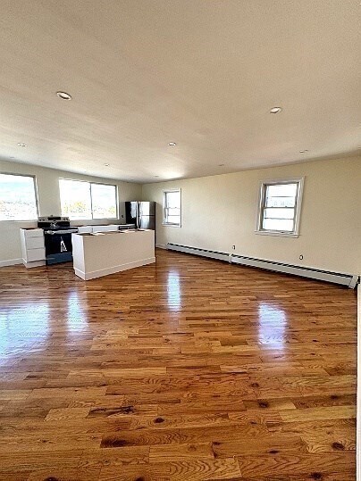 Foto del edificio - 585 Shirley St