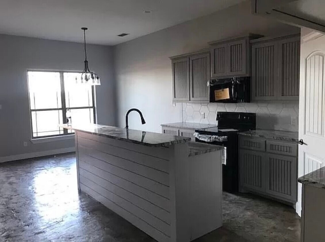 Foto del edificio - 7360 Mountain View Rd