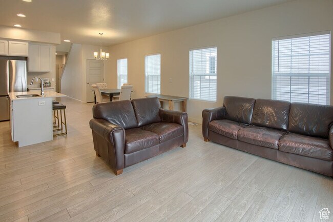Foto del edificio - 1677 Haven Pkwy
