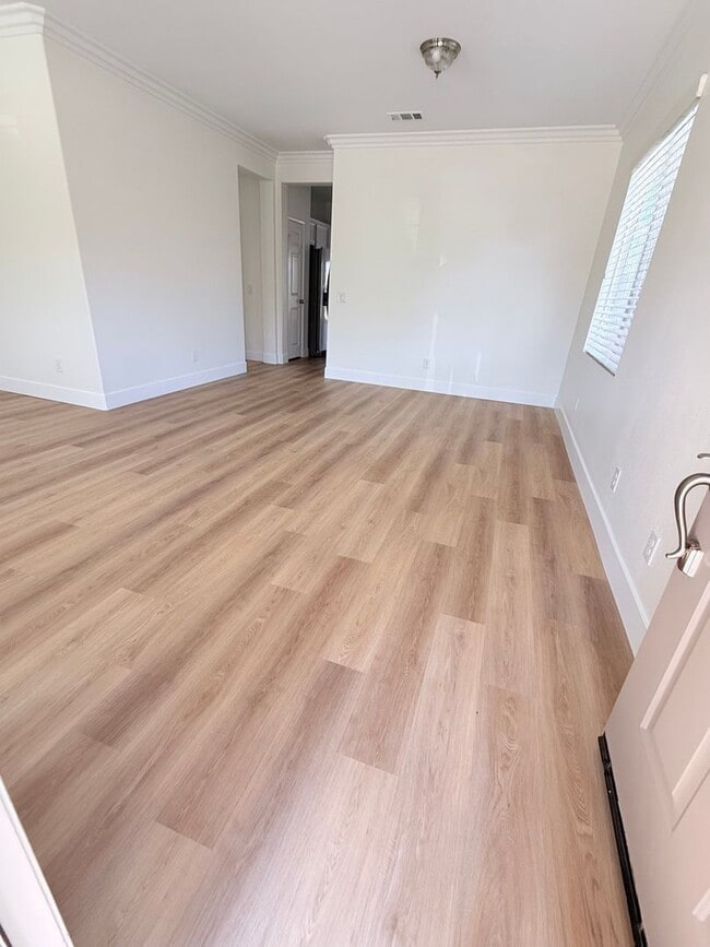 Foto del edificio - 13403 Hawthorn Ave