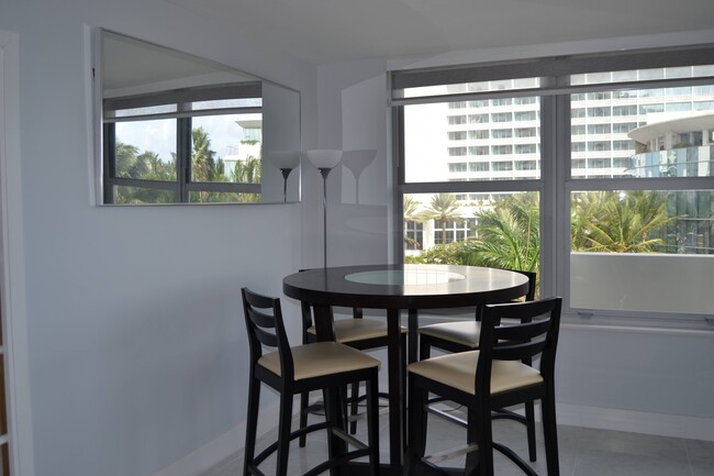 Building Photo - 2899 Collins Ave
