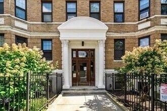 Building Photo - 60 Queensberry St