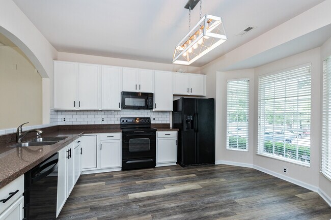 Kitchen - 812 Walnut Woods Dr