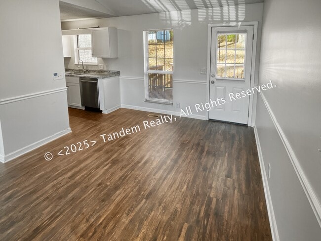 Foto del edificio - 1412 Woodchimes Ct