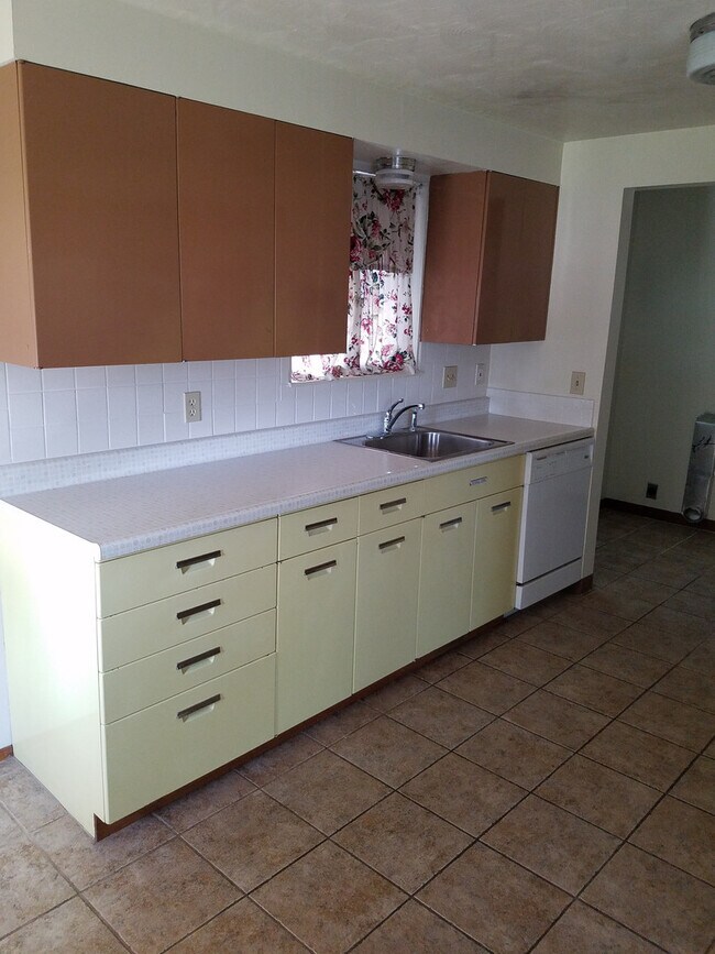 Foto del edificio - 1840-1842E