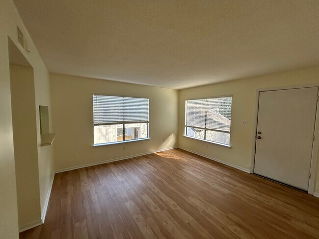 Building Photo - 3350 Altamont Rd