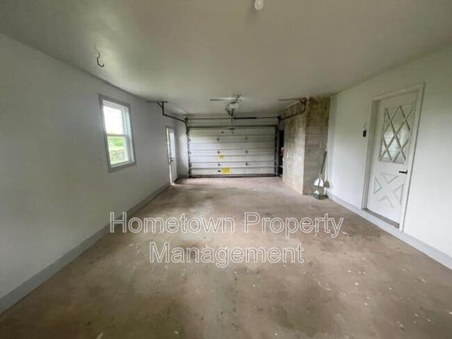 Building Photo - 1382 Armstrong Valley Rd
