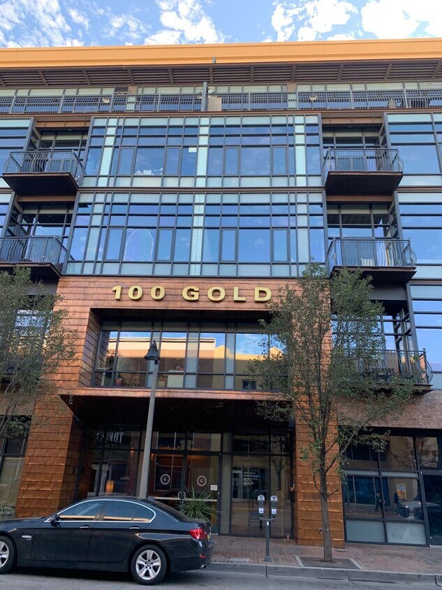 Primary Photo - Plush 2 Bedroom 2 Bathroom Condo at Gold L...