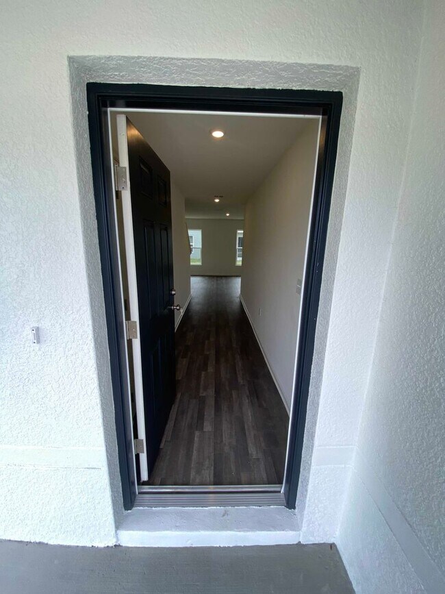 Foto del edificio - UNFURNISHED, 3 Bed, 2.5 bath, Newer 2 Story home in Sumter Villas, Sumterville - Close to Village...