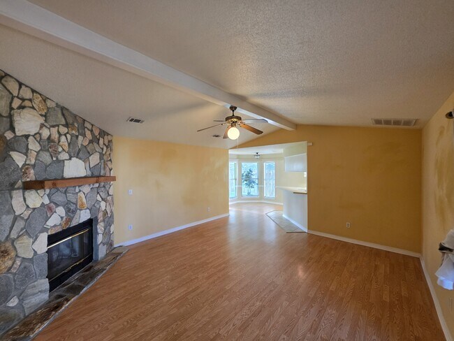 Building Photo - 148 Meadowbrook Ct