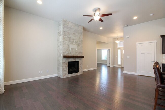 Building Photo - 3 Bedroom, 2 Bath + Office Home in South Richland