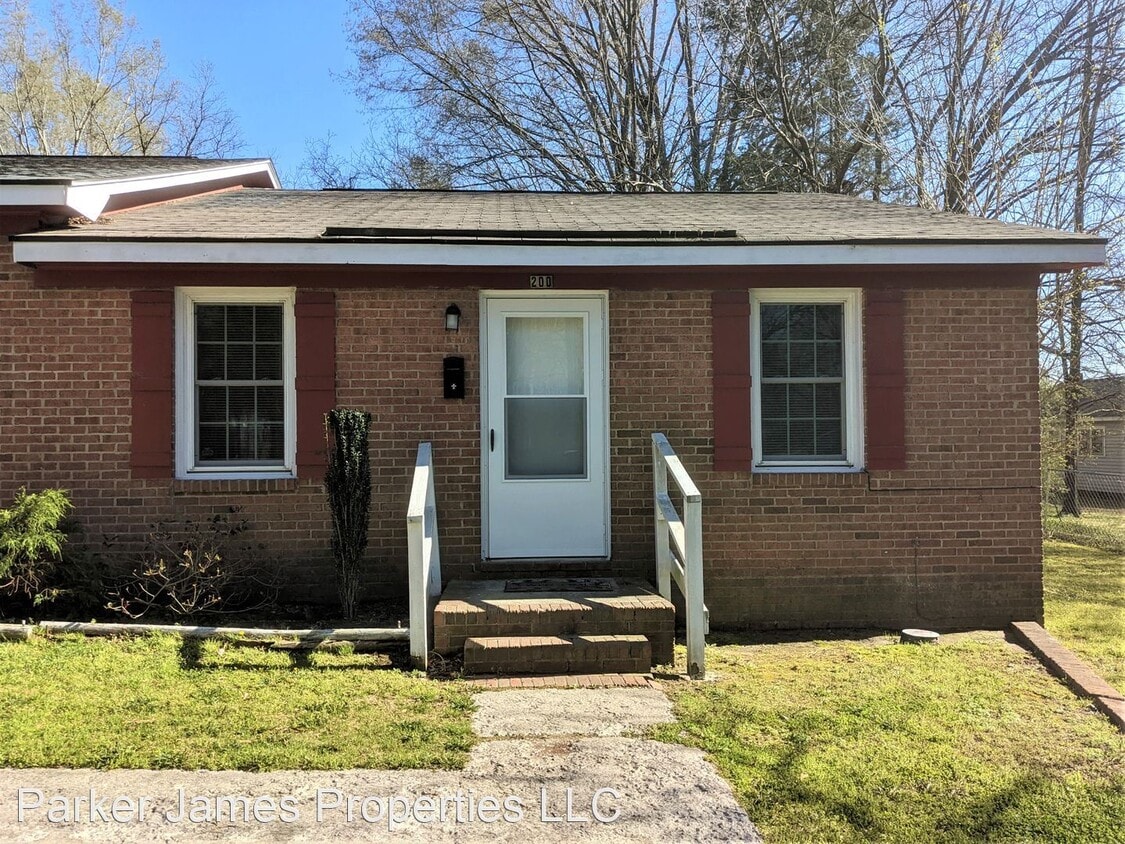 Primary Photo - 2 br, 1 bath House - 200 North Avenue