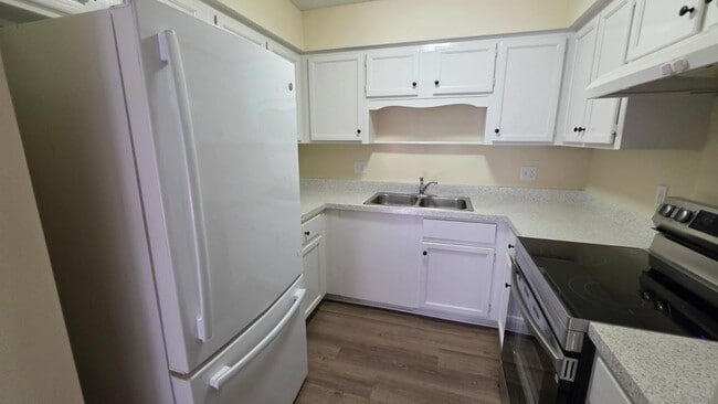 Building Photo - 6117 Key Hollow Ct