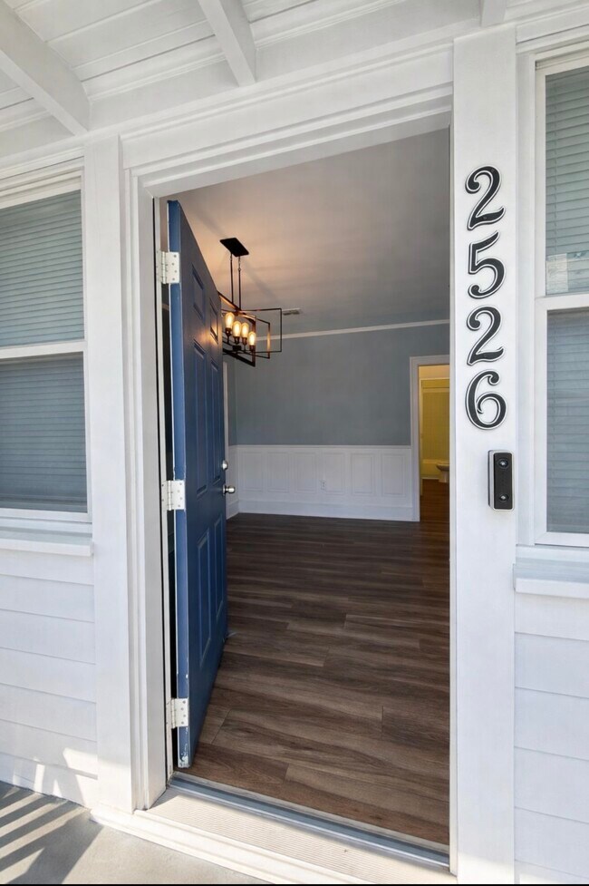 Foto del edificio - 2526 Phyllis St