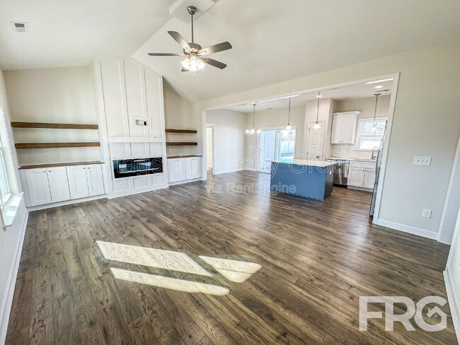 Building Photo - 101 Creeks Edge Dr