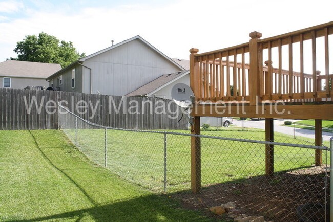 Building Photo - 530 Hithergreen Dr