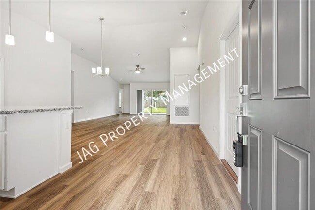 Building Photo - 233 Bird of Paradise Dr