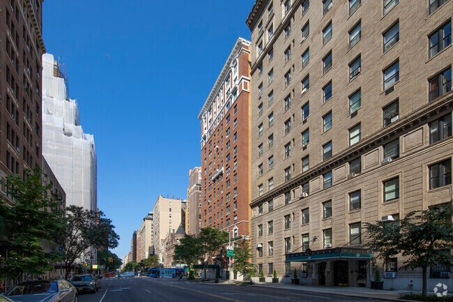 270 W 72nd St New York, NY 10023 - 260 W End