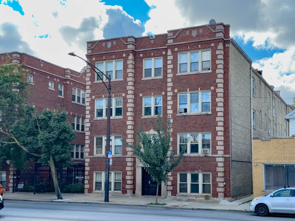 Primary Photo - 5121 W Montrose Ave