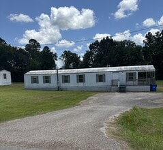 Building Photo - 1294 FM2108