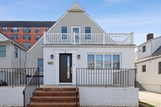 Building Photo - 322 E Penn St