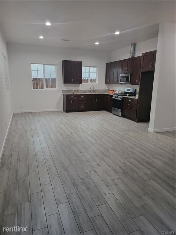 3 br, 2 bath House 18638 Ingomar Street House Rental in Los Angeles