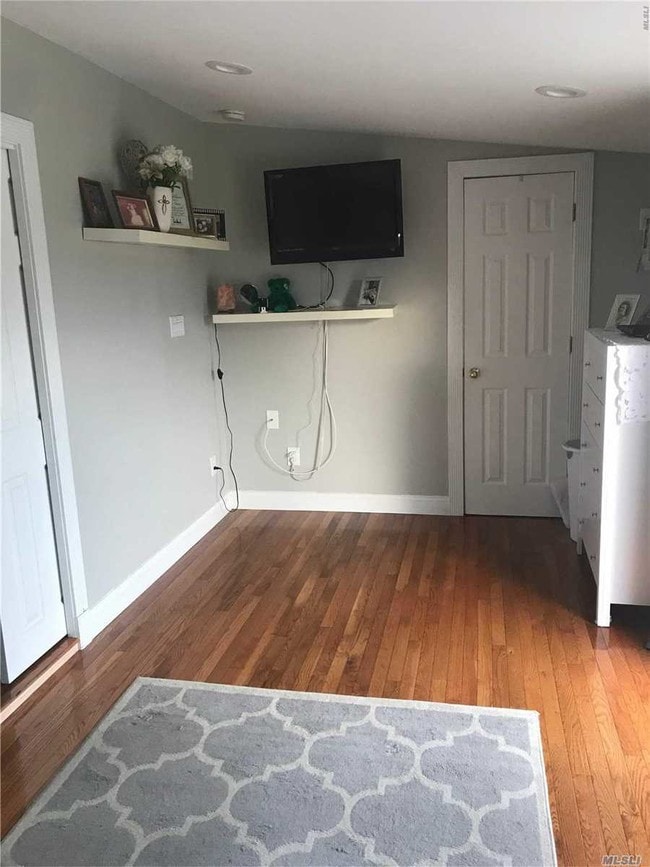 Building Photo - 14 Strathmore Dr