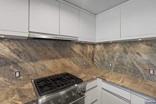 Building Photo - 320 Adolphus Avenue Unit 404