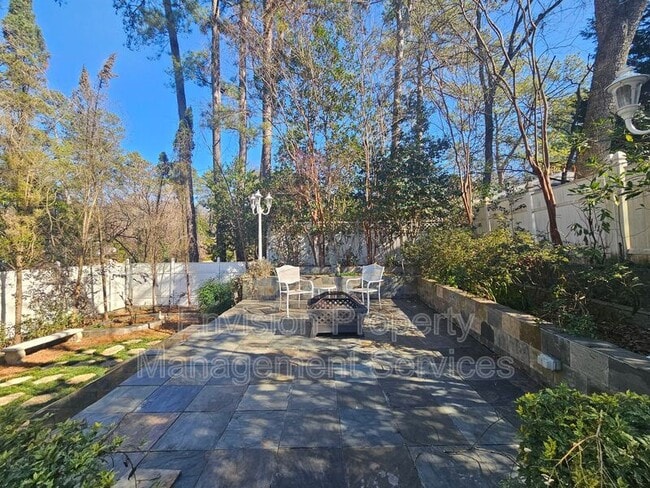 Foto del edificio - 1761 Monroe Dr NE