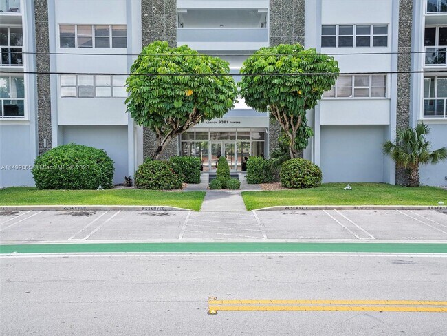 Foto del edificio - 9381 E Bay Harbor Dr
