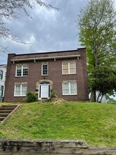 Building Photo - 425 Grandin Rd