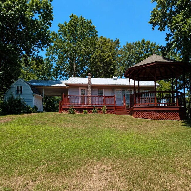 Foto del edificio - Charming Country Home Near Kentucky Lake