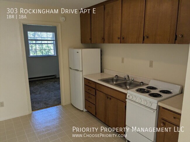 Foto del edificio - 303 Rockingham Dr