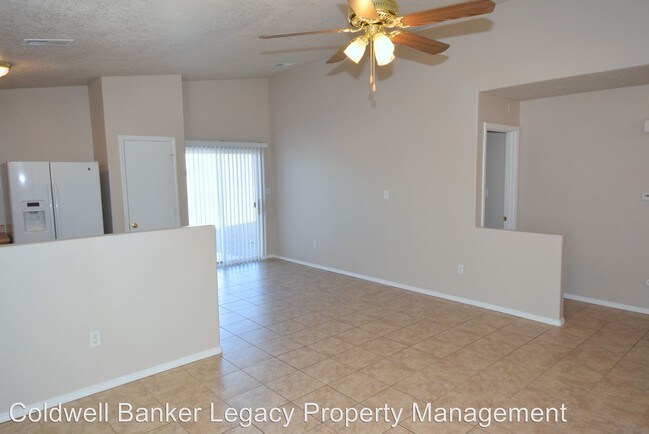 Building Photo - 3 br, 2 bath House - 2833 CIELO AZUL DR NE