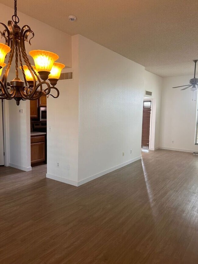 Foto del edificio - 1136 E Villa Rita Dr