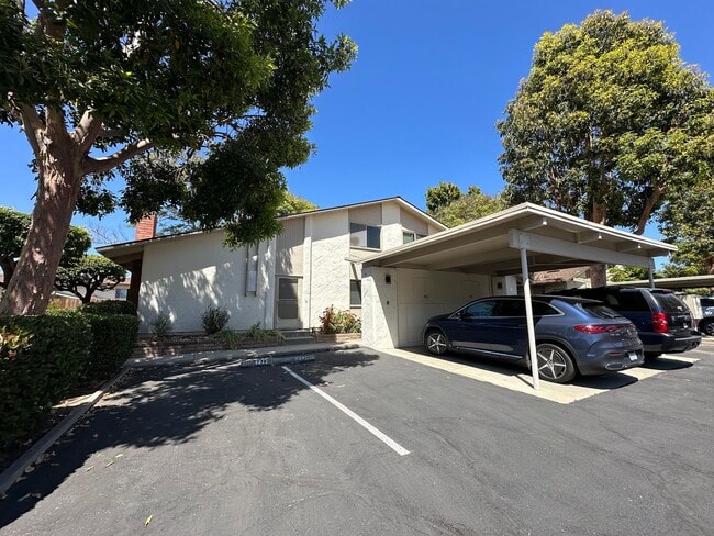 Building Photo - San Antonio HOA 3 bdrm 2 bath townhome