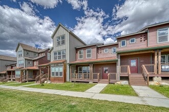 Building Photo - 320 McClary Pk