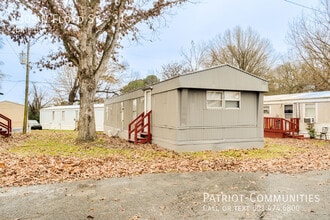 Building Photo - 1305 N Floyd St