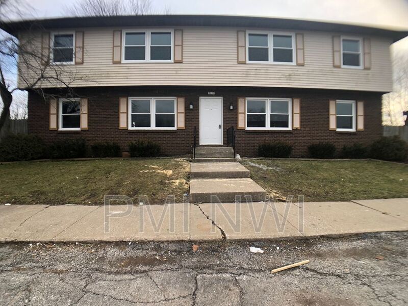 Primary Photo - 5831 Creekview Ct W