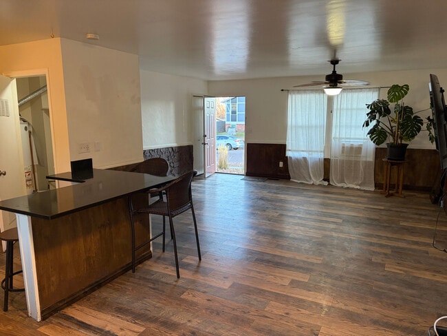 Foto del edificio - 6874 Noble St