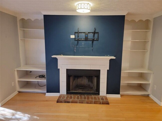 Building Photo - 2045 Brian Way