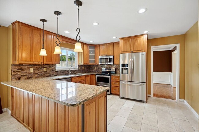 Foto del edificio - 5406 Lomax Way