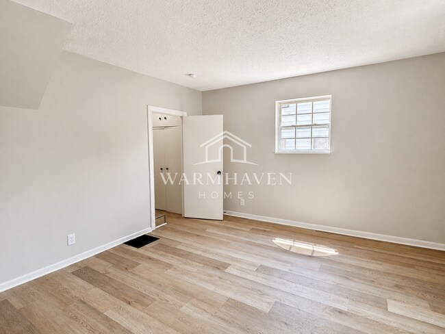 Foto del edificio - 639 N Way St