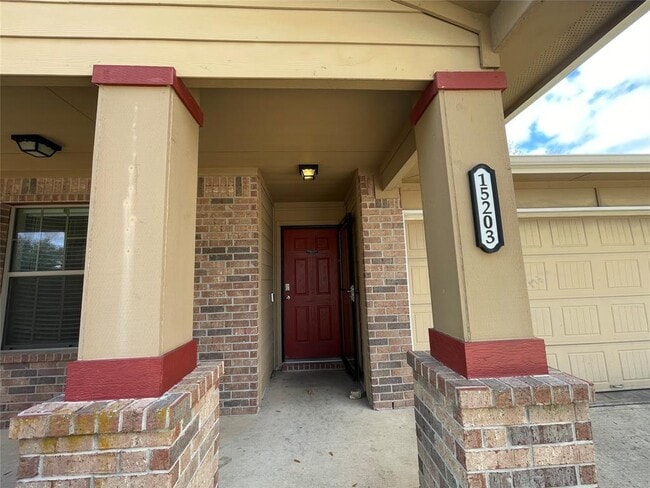 Building Photo - 15203 Lucian Dr