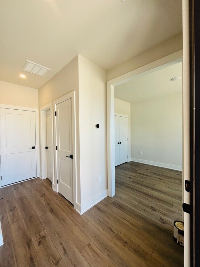 Building Photo - 2615 Wilkinson Pike