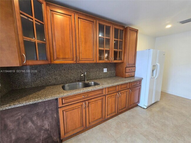 Building Photo - 2957 SW 36th Ct