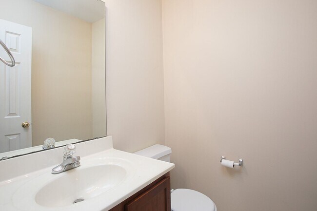 Building Photo - Available NOW! Beautiful 3 bedroom townhou...