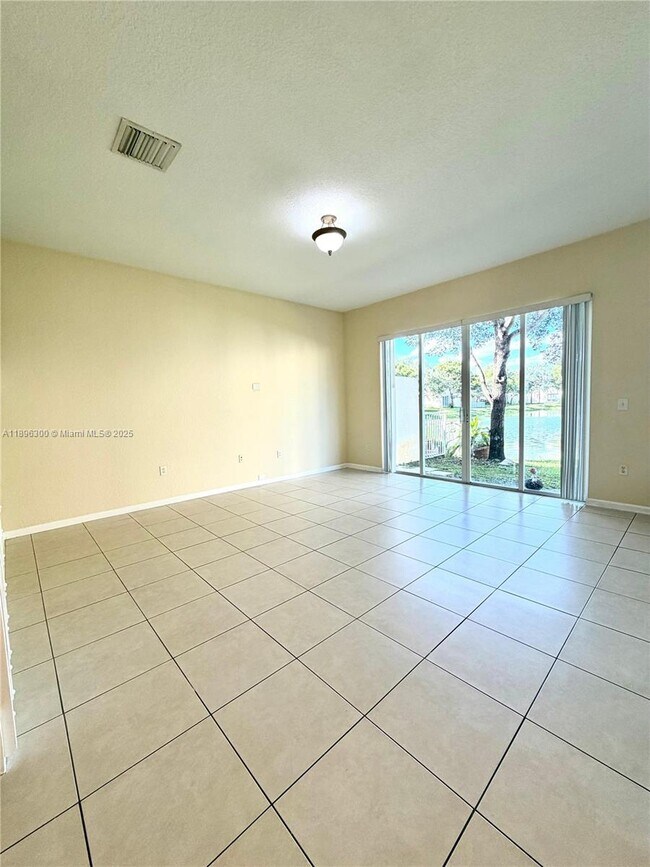 Foto del edificio - 12463 SW 44th Ct